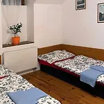 بيت ضيافة A Restaurace U Zvonku Kořenov