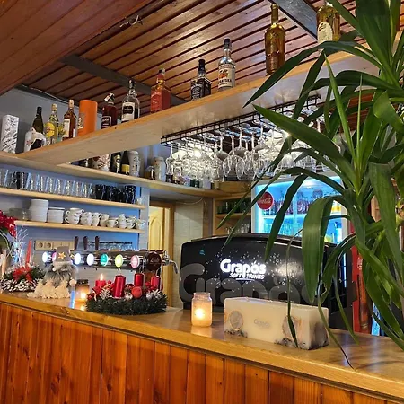 A Restaurace U Zvonku بيت ضيافة